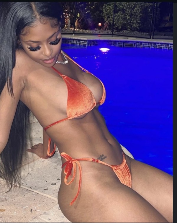 Niña Sexy atrevida Multiorgazmica fiestera a tope