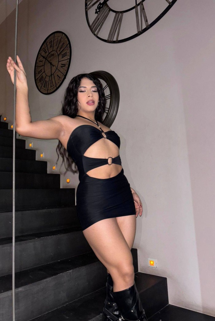 MORENA FIESTERA DE LUJO JOVENCITA