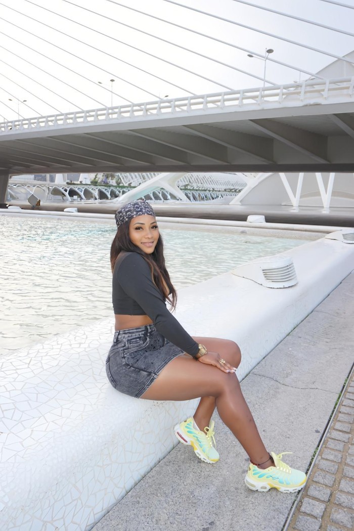 Colombiana adicta al sexo 24h disponible