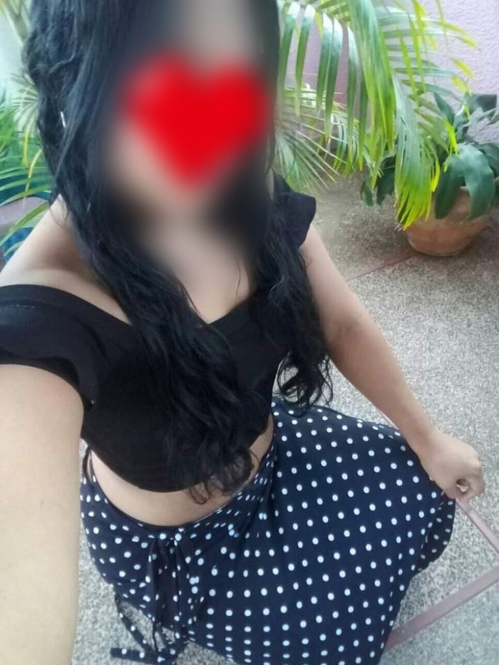 Chica latina cariñosa fiestera chupona. Vigo