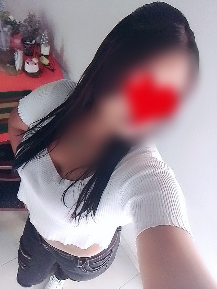 Chica latina cariñosa fiestera chupona. Vigo