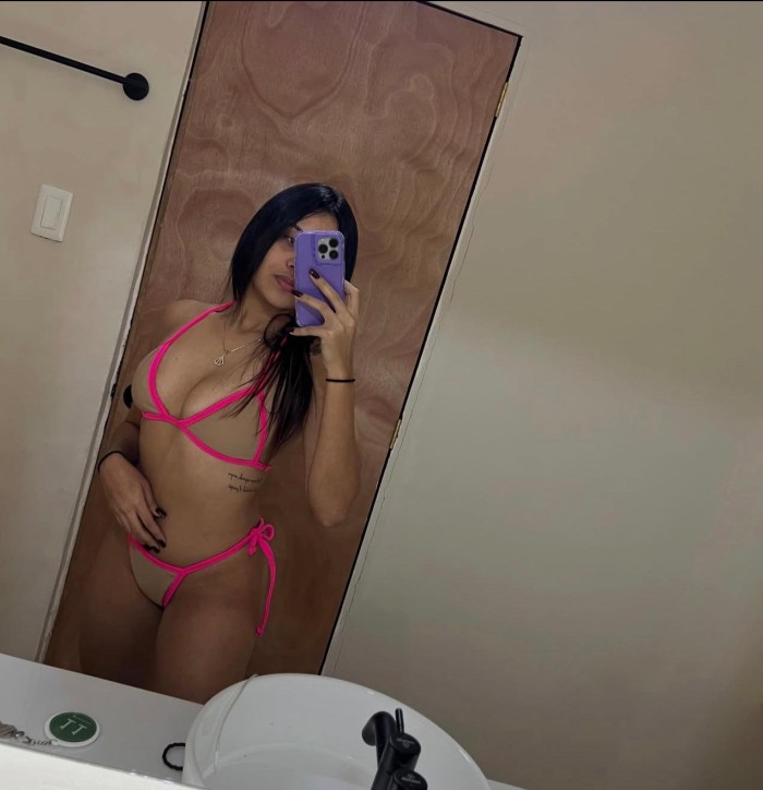 LATINA JOVENCITA MUY FOGOSA