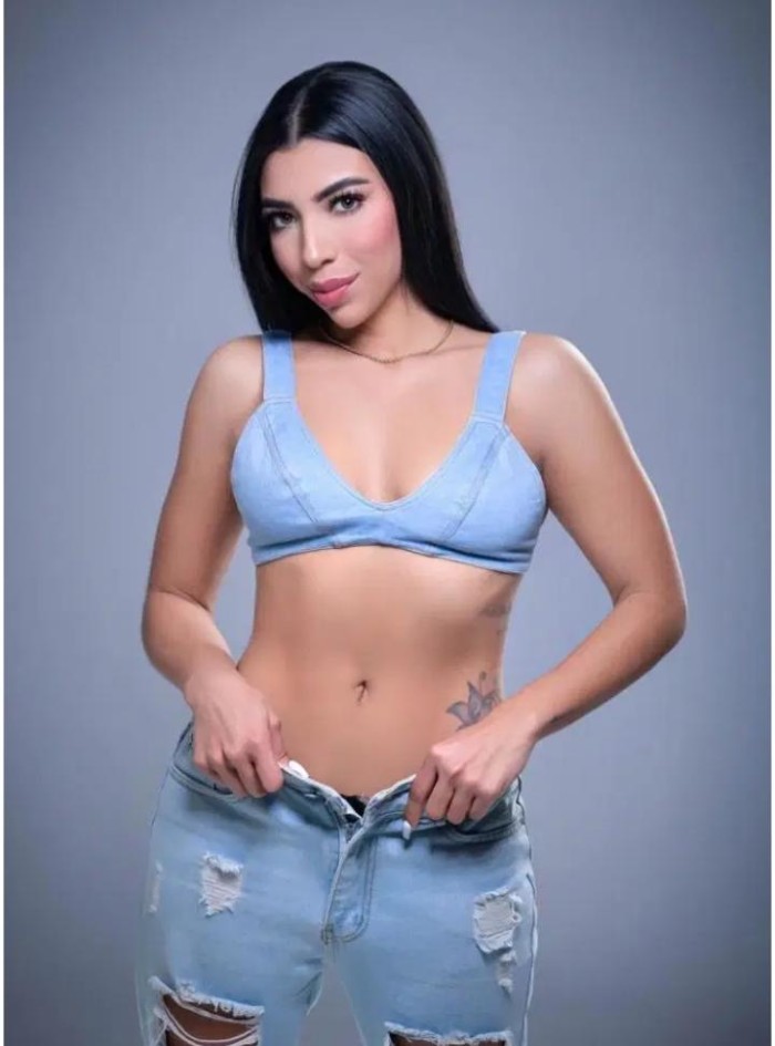 chica de paso por tu ciudad