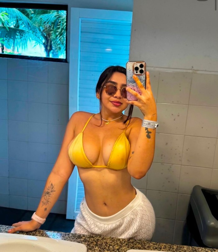 Sexy latina caliente warrita morbosa complaciente