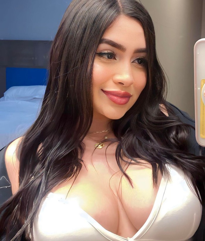 Sexy latina caliente warrita morbosa complaciente