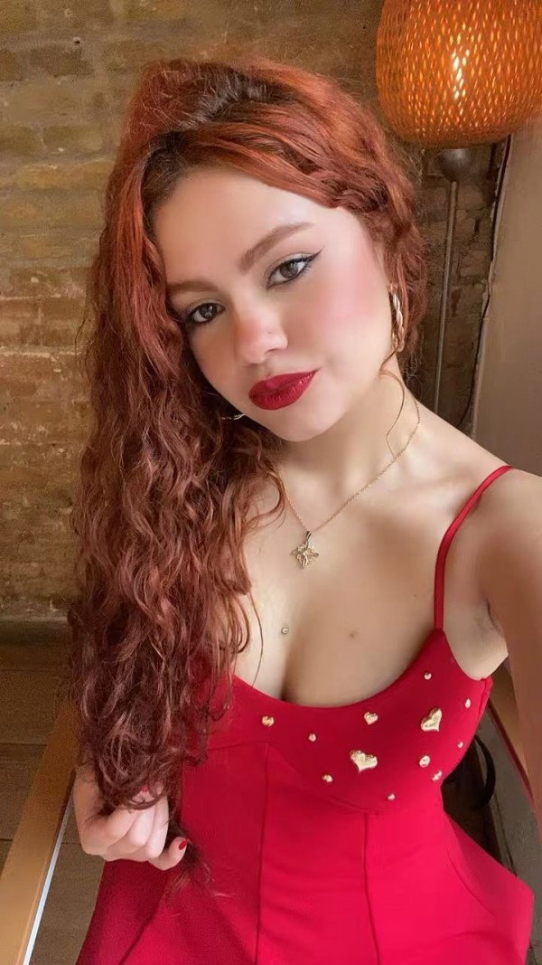 IRIS BRAZILIAN GIRL ENGLISH SPEAKER OUTCALLS