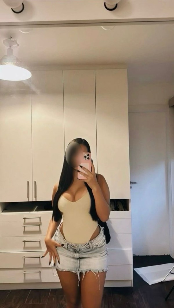 SAMY MORENA SEXY, CALIENTE Y MUY COMPLACIENTE
