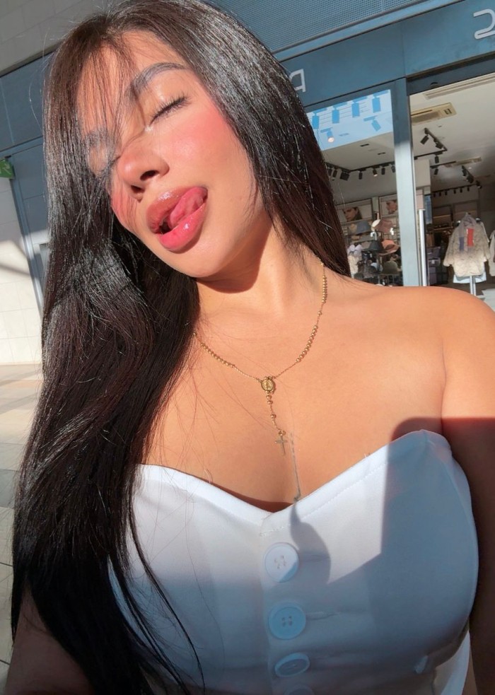 SERÉ UNA ZORRITA MUY CALIENTE TRAGA LECHE