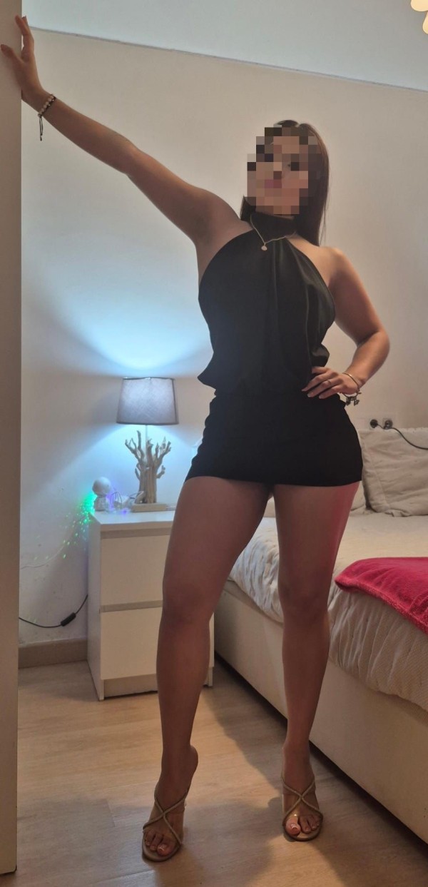 DULCE Y ENCANTADORA LATINA