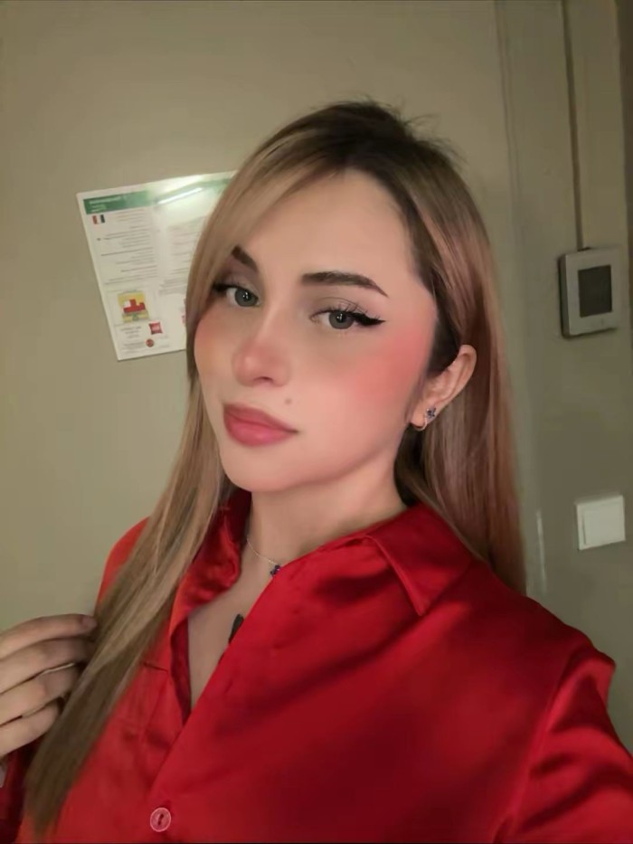 DEFANI RUBIA LATINA FIESTERA 24H