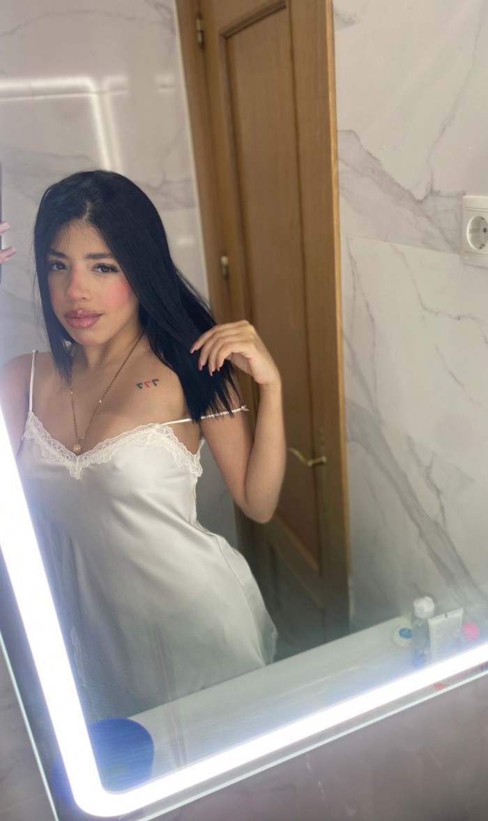 Juli sexy latina