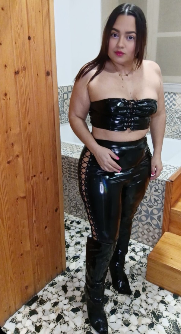 Me encanta la guarrerira mi vida. Soy lo que buscas