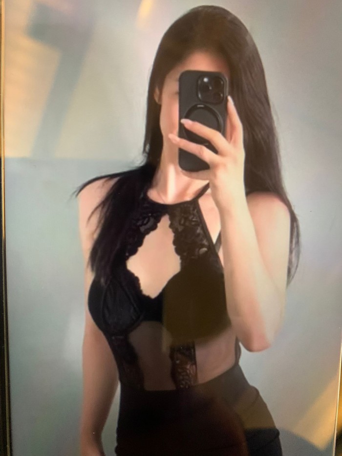 SEÑORITA ASIATICA MASAJISTA PROFESIONAL NOVEDAD