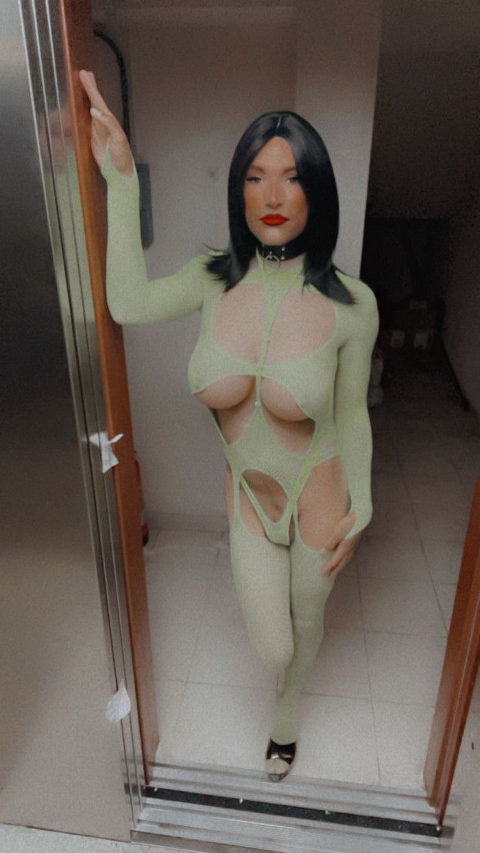Vendo vídeos caseros muy calientes 3×25€ más foto!
