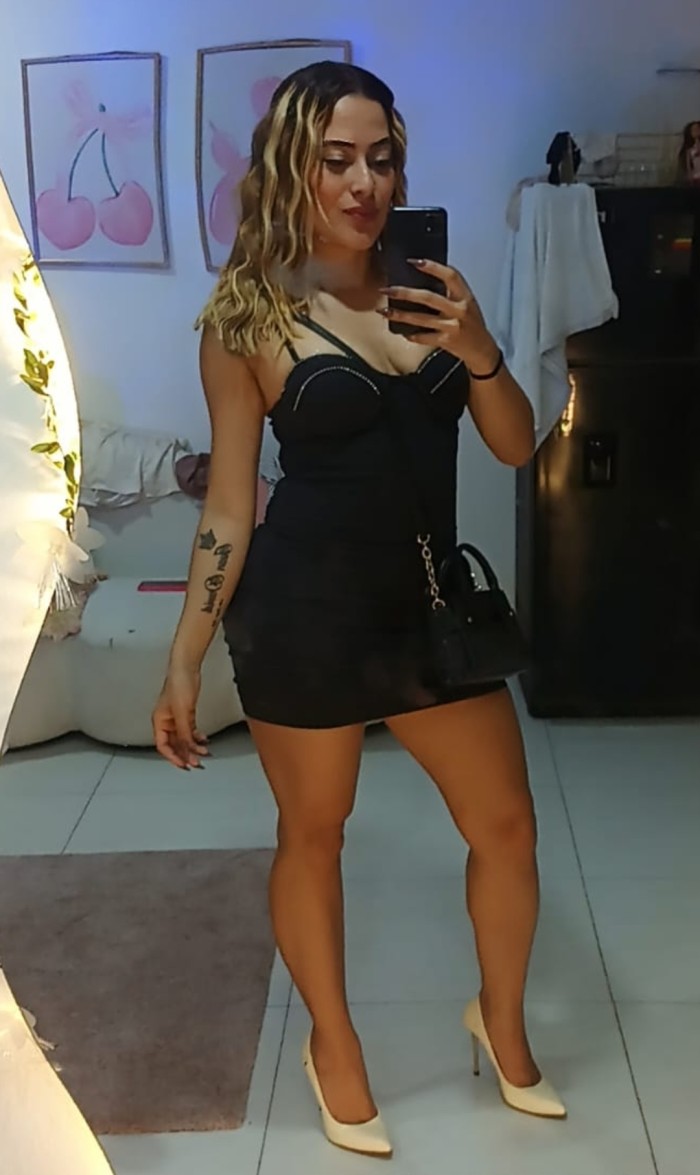 POR MARINA BOTAFOC – COLOMBIANA MORBOSA Y ATREVIDA