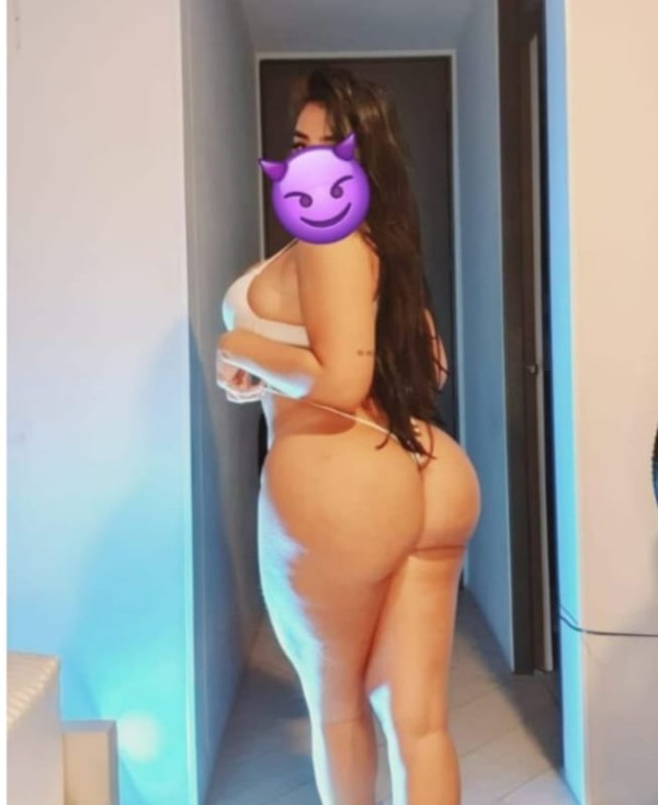 Hola, soy Amelia, me paso por tu pueblo 641499657