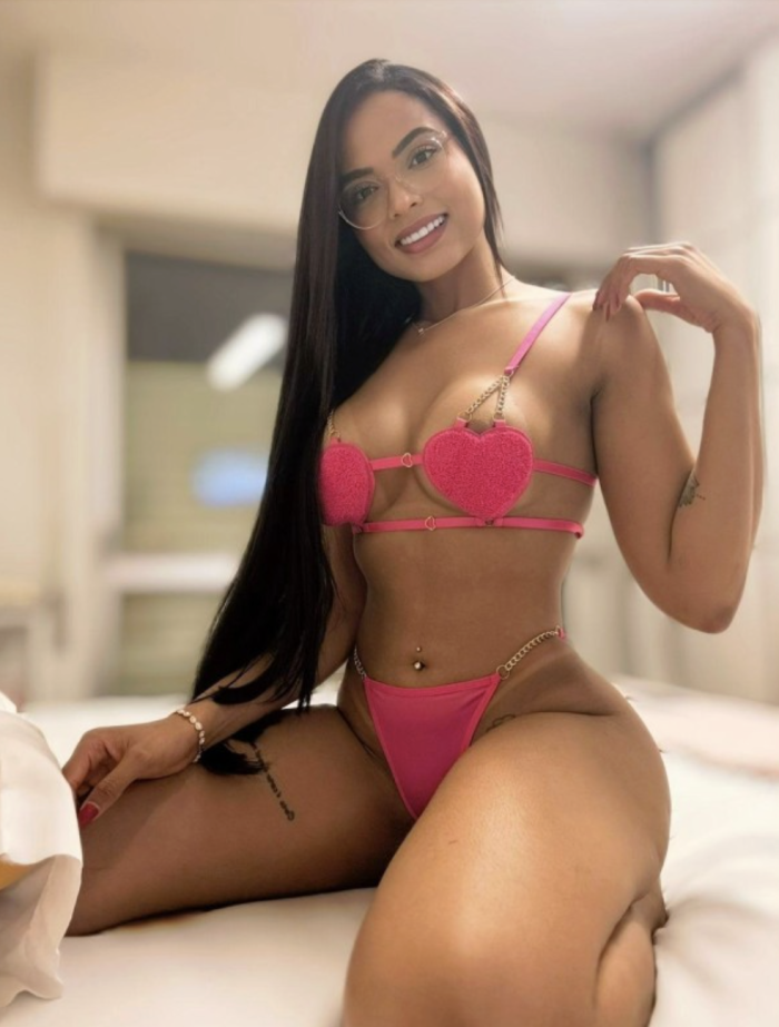 HORARIO DE 11:00 A 02:00 ¡VEN Y PASEMOS UN RICO ENCUENTRO! SOY NOVEDAD