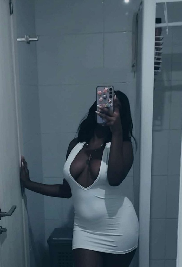 CHICA FIESTERA, CARIÑOSA Y DE BUEN ROLLO