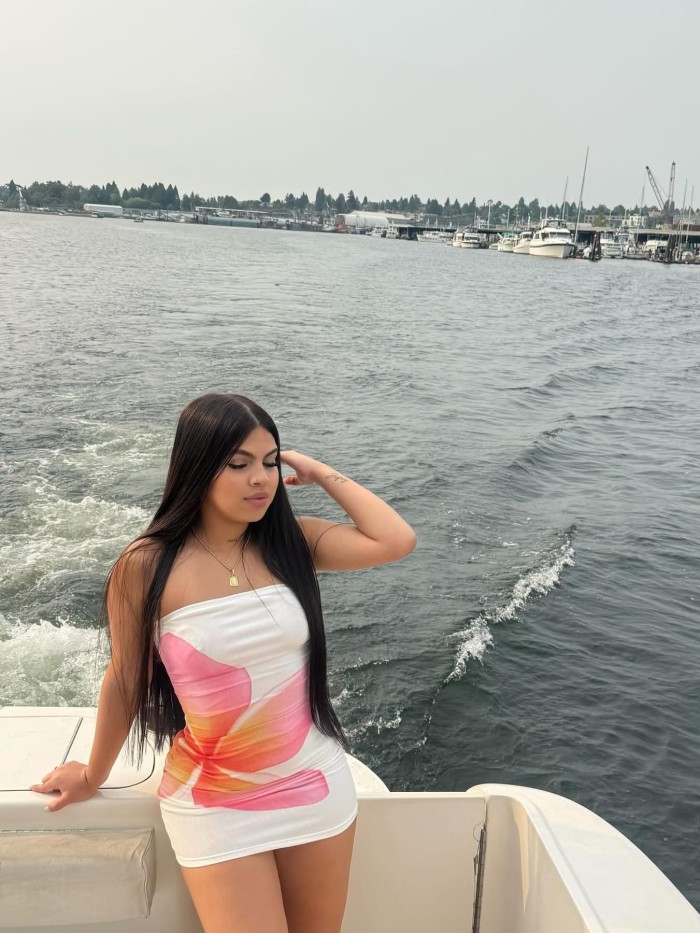 VENEZOLANA EN JAEN CAPITA SOLO QUIERE QUE ME COMAS