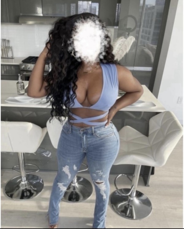 Laura  ven a conocerme  llámame