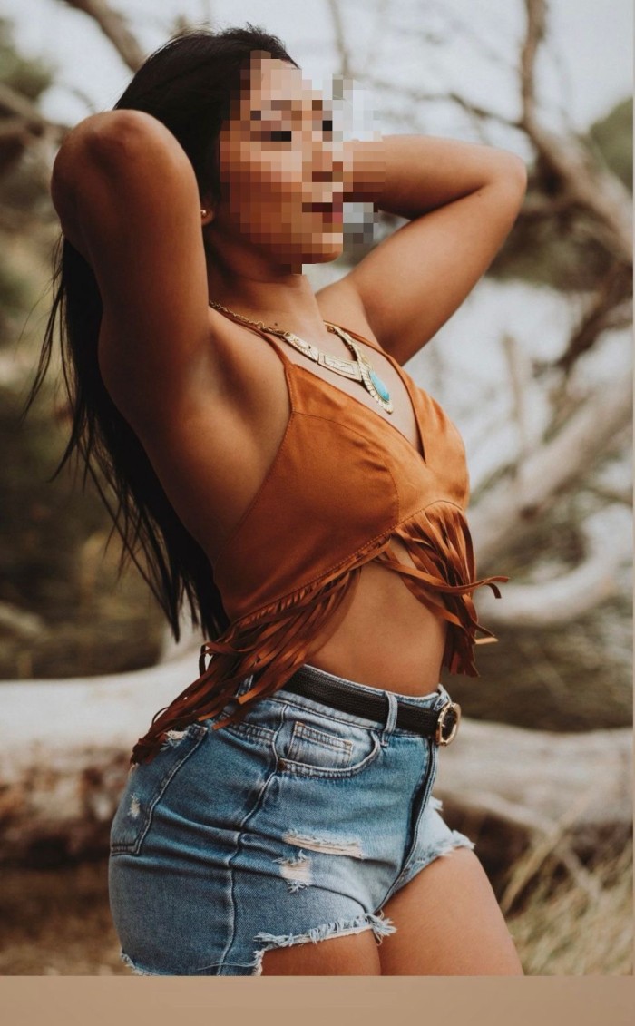 SEXY MORENA LATINA
