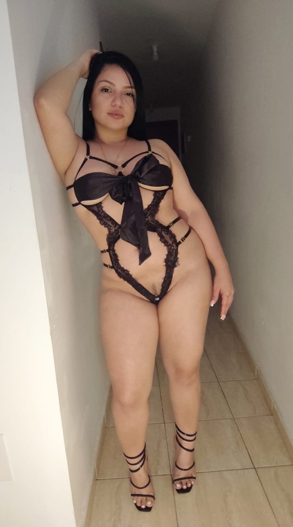 EN LAS HUESAS TU AMA CANDENTE Y MUY DOMINANTE EXPE