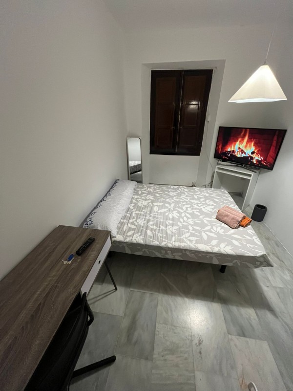 OPORTUNIDAD: SE ALQUILAN HABITACIONES GRANADA