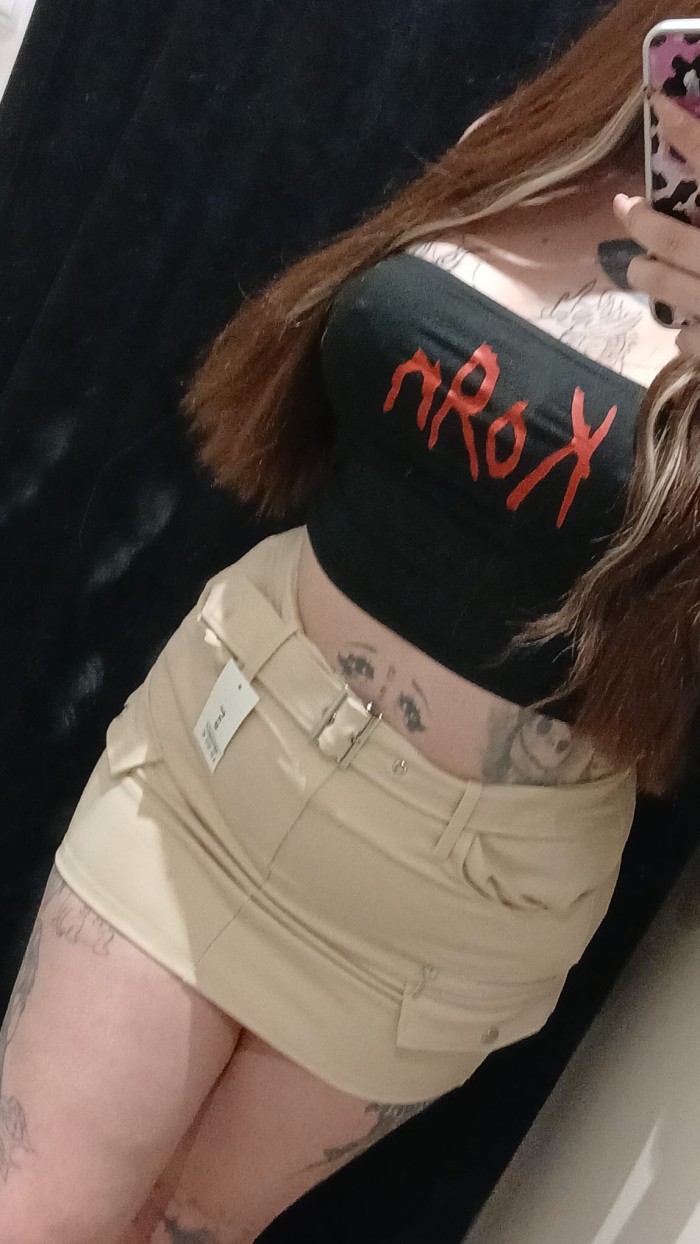 UNA HERMOSA CHICA TRANS FIESTERA Y MUY CALIENTICA