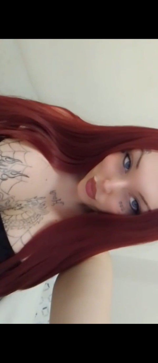UNA HERMOSA CHICA TRANS FIESTERA Y MUY CALIENTICA