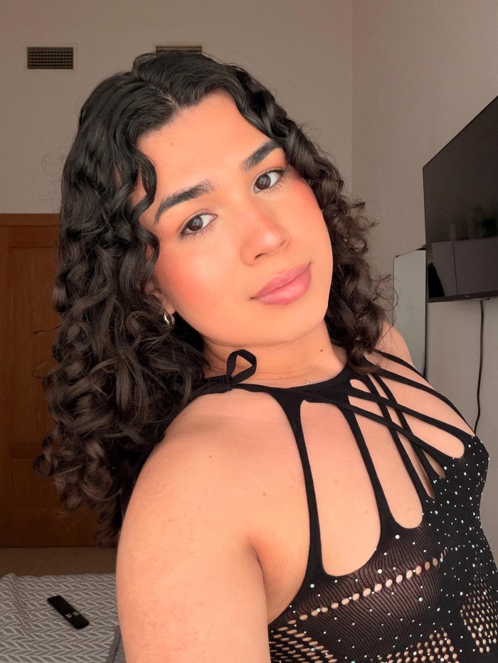 TRANS ARDIENTE POLLONA SENSUAL BOMBA DE SEXO