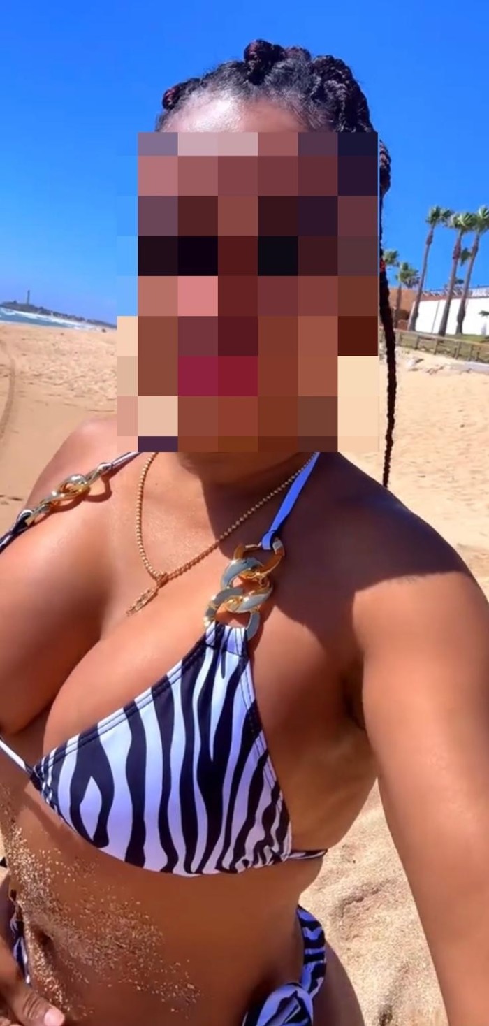 EXQUISITAS IMPLICADAS DIOSAS COMPLACIENTES