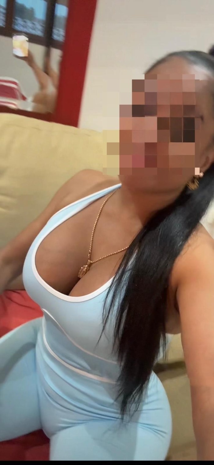 EXQUISITAS IMPLICADAS DIOSAS COMPLACIENTES