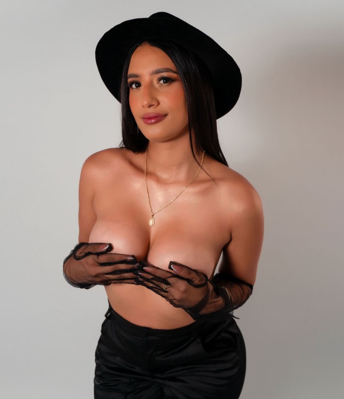 Morena colombiana por pocos días en Cádiz