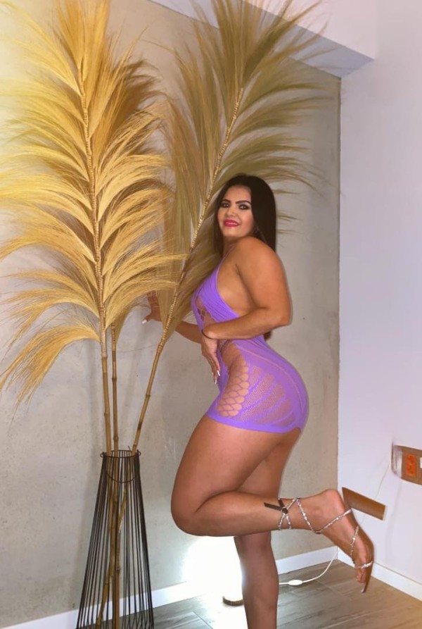 MUJER DE LUJO madurita  DESEOSA DE SExo