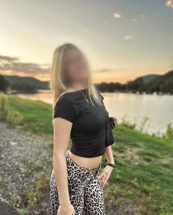 Dalila, joven paraguaya desde 15 euros