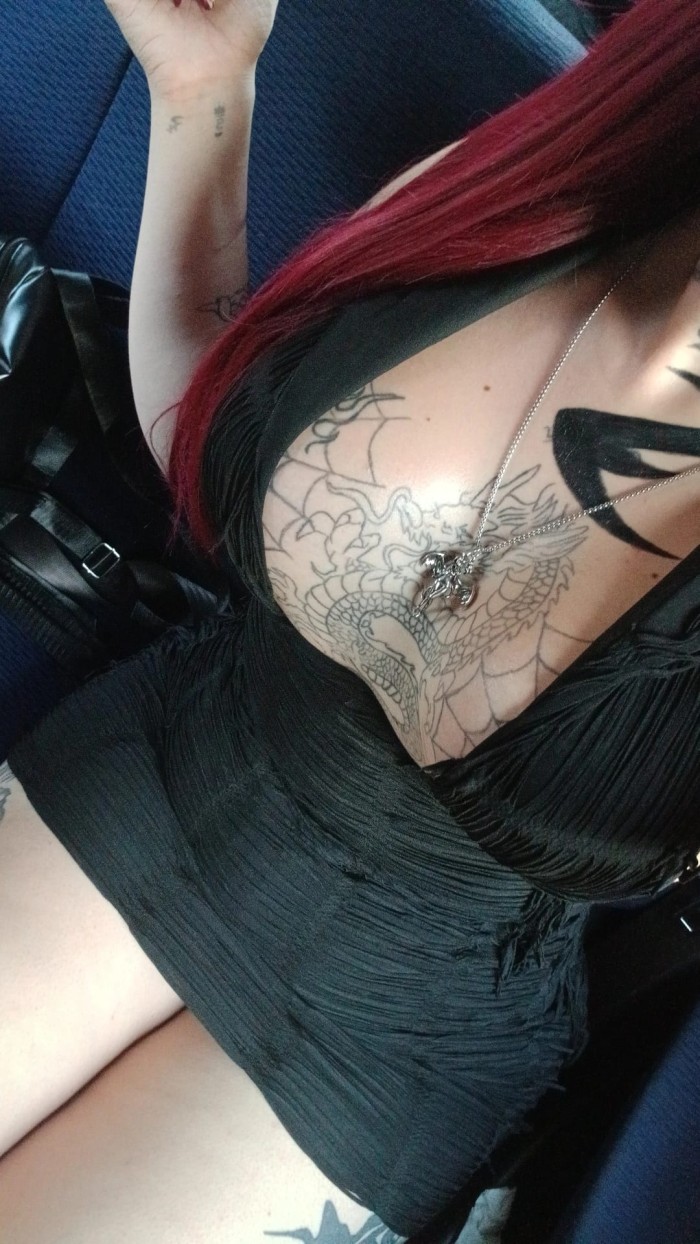 UNA HERMOSA CHICA TRANS FIESTERA Y MUY CALIENTICA
