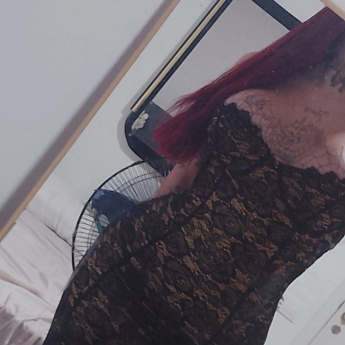 UNA HERMOSA CHICA TRANS FIESTERA Y MUY CALIENTICA