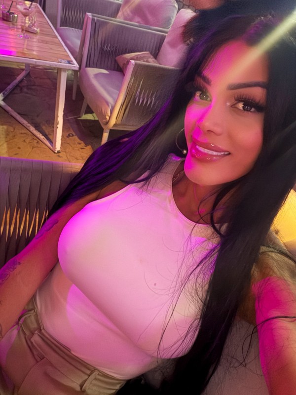 Novedad sin engaños 100/ real rica colombiana caderona