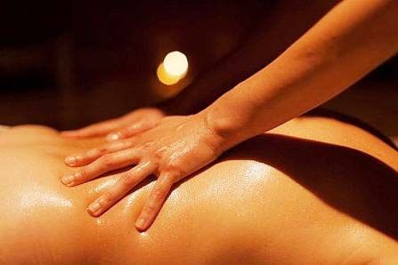 DISFRUTA DE UN MASAJE DE CUERPO ENTERO