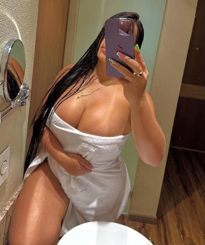 EN ATARFE CARINA MULTIORGASMICA CON GANAS DE SEXO
