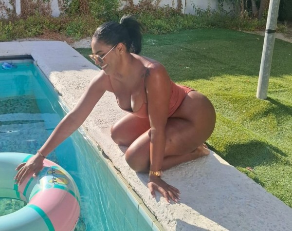 NAOMI NOVEDAD SANTANDER MORENA SENSUAL FOLLADORA FIESTERA