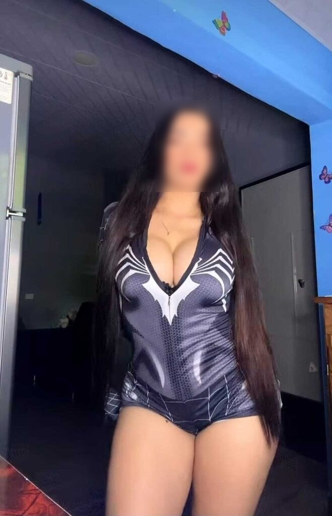 SANDRA PRIMERA VEZ…CORRETE EN MIS TETAZAS