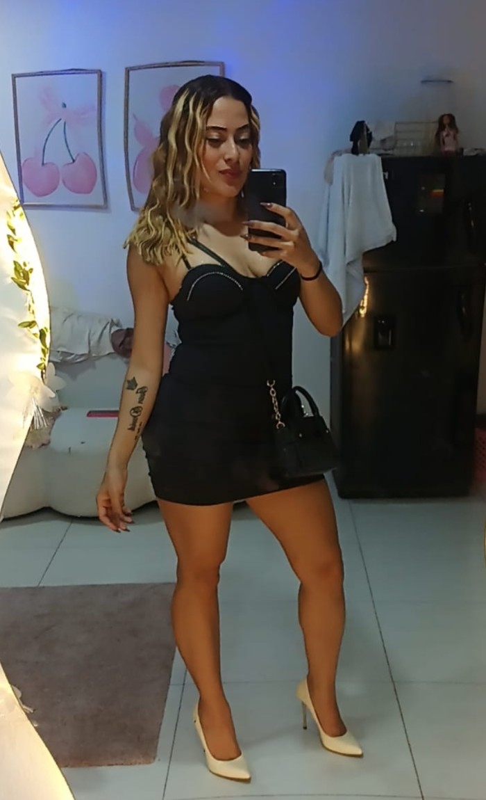 POR MARINA BOTAFOC – COLOMBIANA MORBOSA Y ATREVIDA