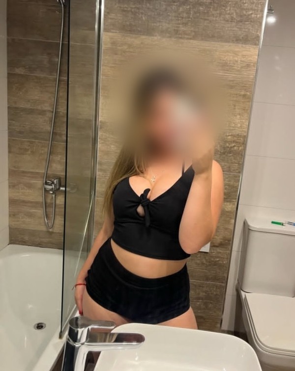 Rubia guapa solo de paso Talavera de la Reina