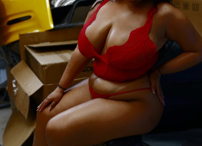 Mulata bella y exótica… trato de lujo