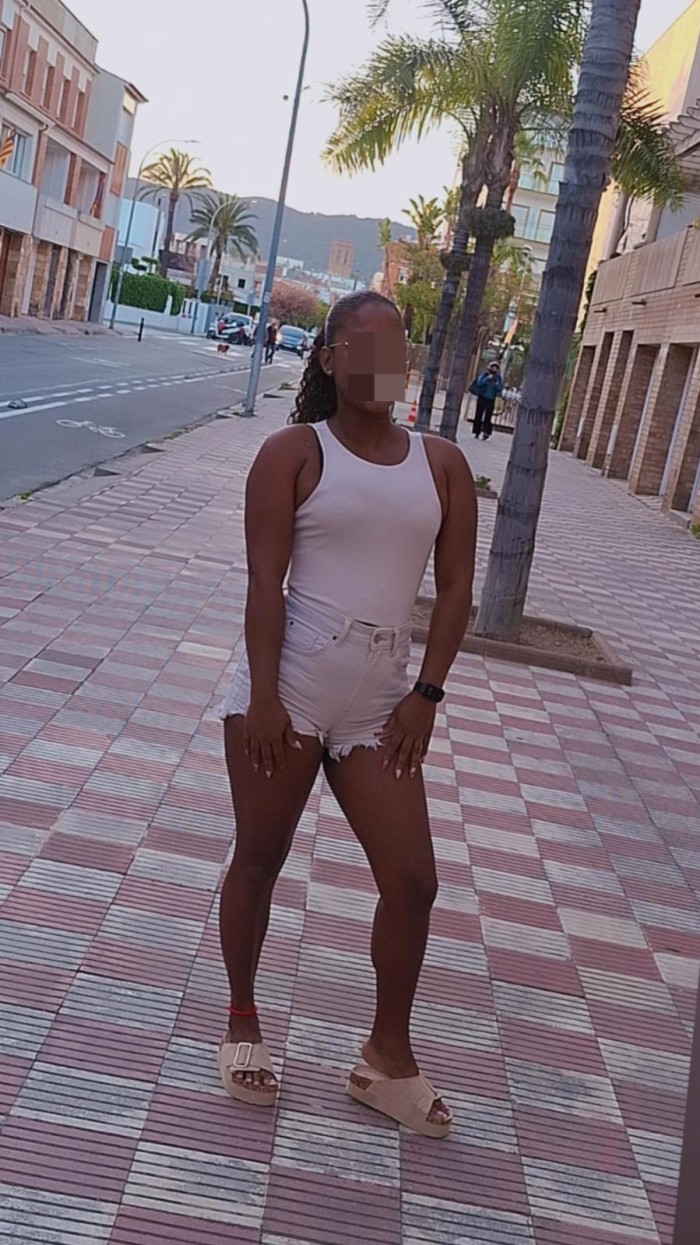 SENSUAL MORENAZA CACHONDA ARDIENTE FIESTERA