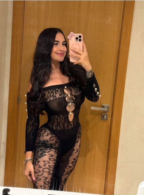 ENTREGADA FIESTERA EXQUISITA PURO LUJO EXPERTA