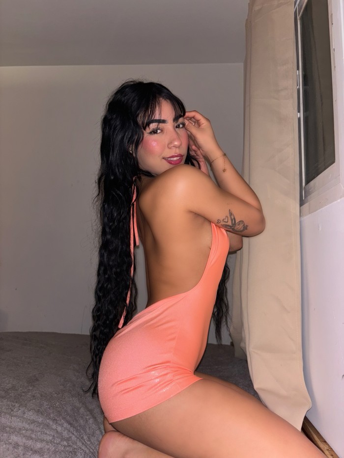 Chiquita y juguetona, sensual y encantadora