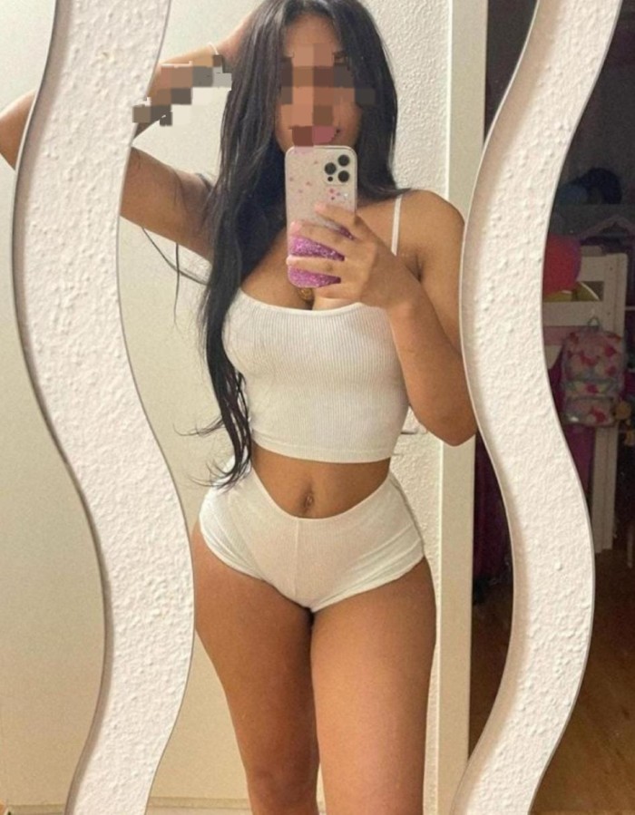 JOVECNITA CACHONDA ARDIENTE NOVEDAD EN ESTEPONA