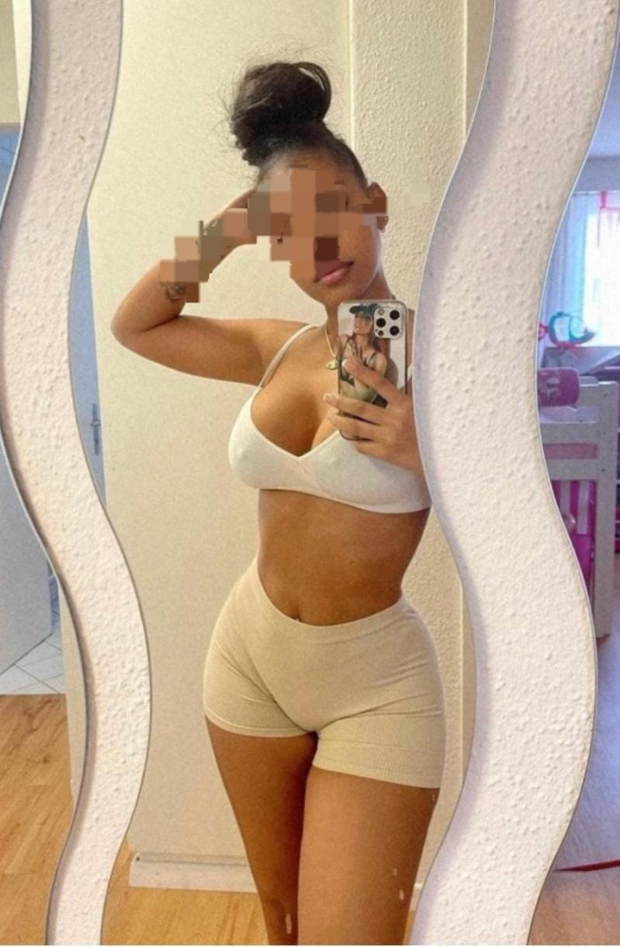 JOVECNITA CACHONDA ARDIENTE NOVEDAD EN ESTEPONA